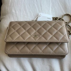 Chanel 22A dark beige woc.
